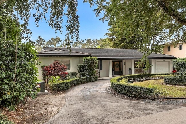 Photo - 1444 Mendavia Ave