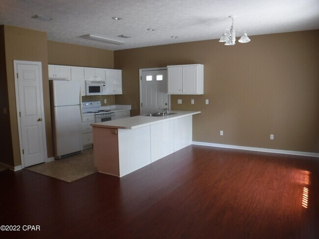 Photo - 1409 E 14th St