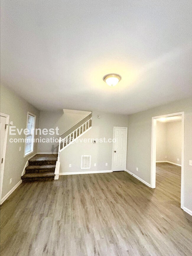 Photo - 581 Cedar Ave NW