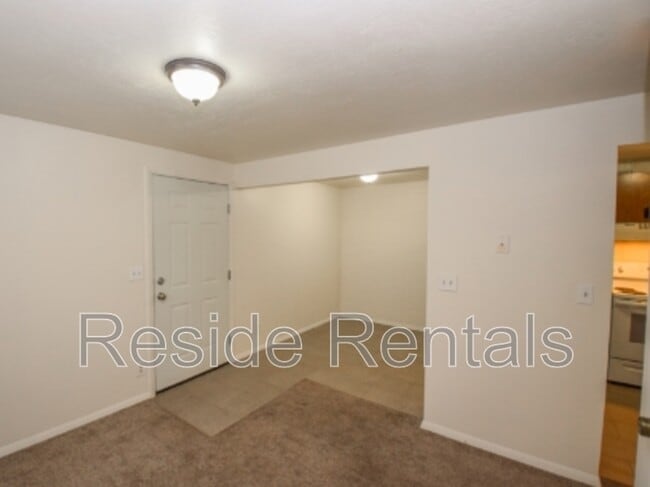 Photo - 654 1/2 East 800 North - 4