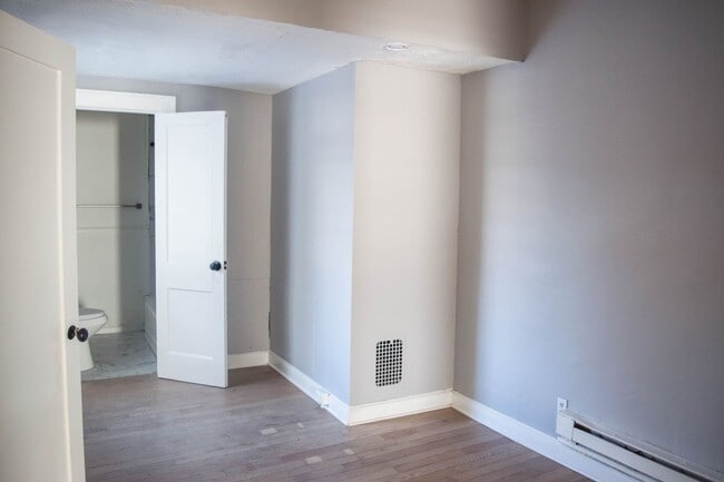 Photo - 105 Scranton St Unit 1R