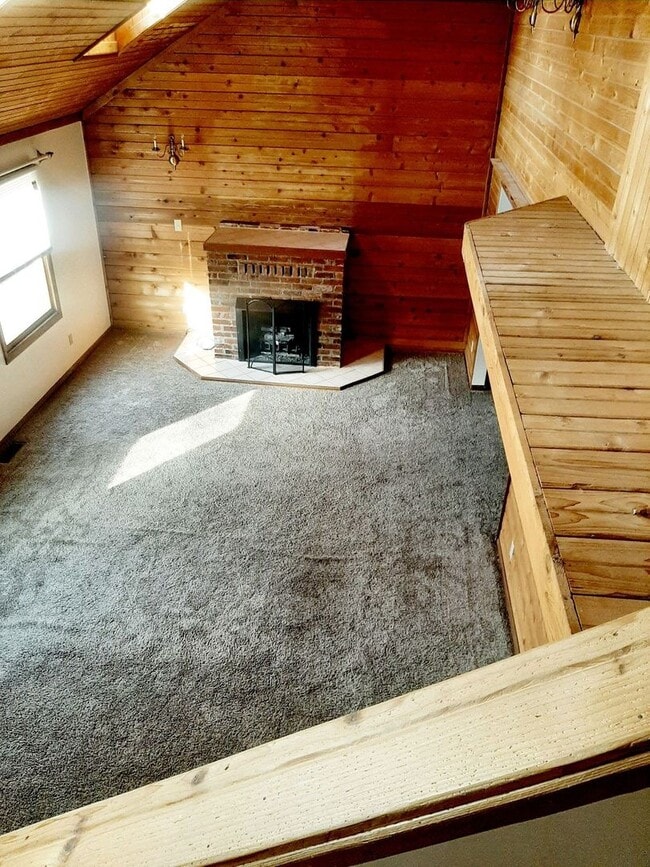 Photo - 3 Bedroom, 2 Bath Cheat Lake Log Home - Available 08/05/2025