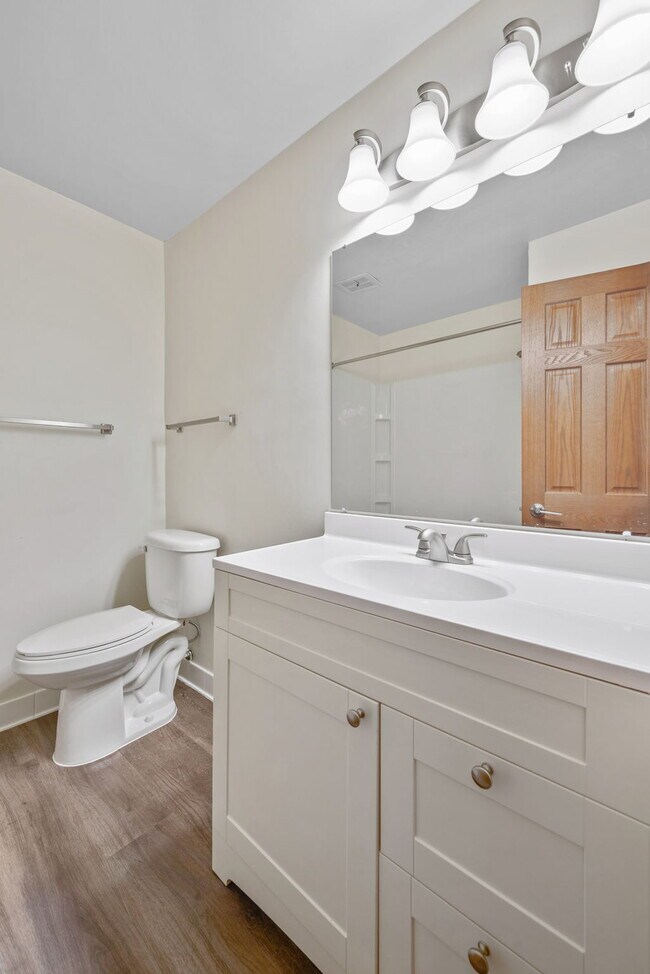 Bathroom - Lyndale Garden