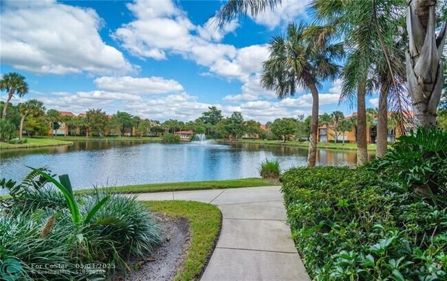 Building Photo - 10701 Cleary Blvd Unit 306 Rental