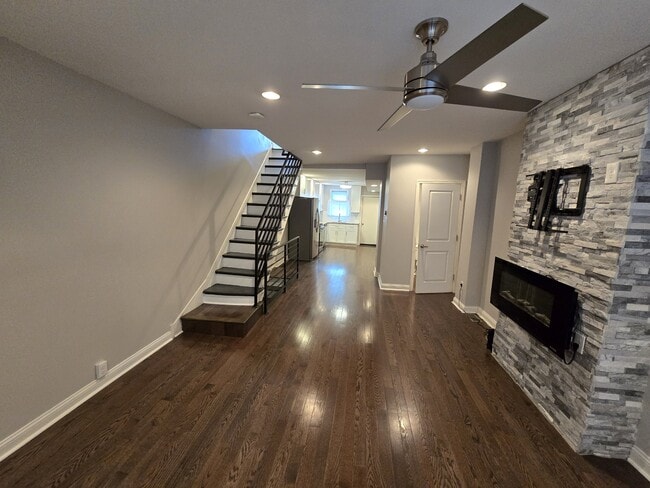 Photo - 2432 S Hutchinson St