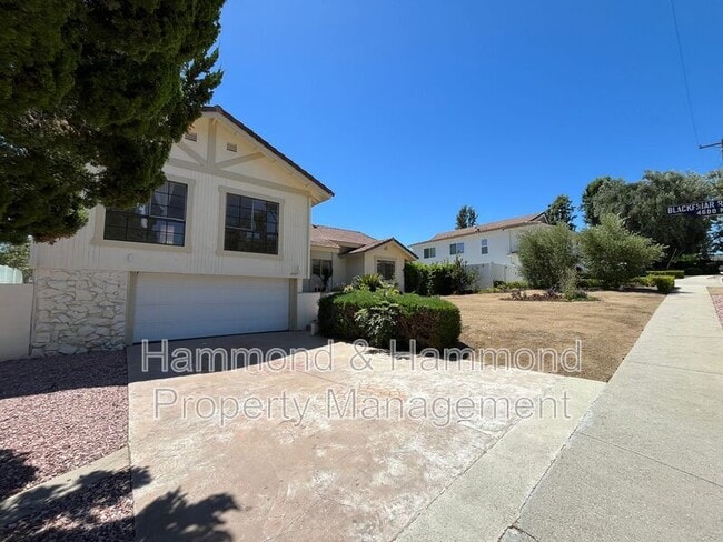 Photo - 4527 Stark Ave