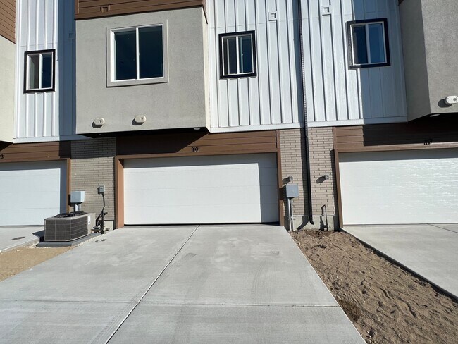 119 E Abbeville Ct