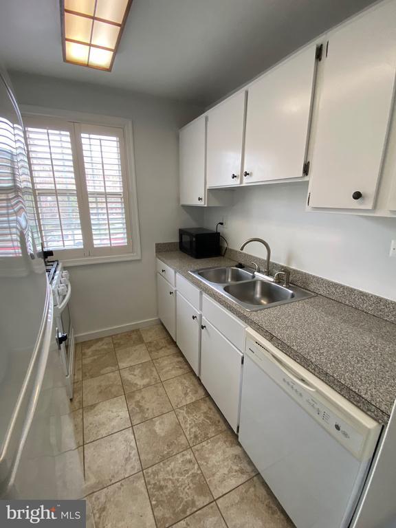 Building Photo - 4378 N Pershing Dr Unit 43784