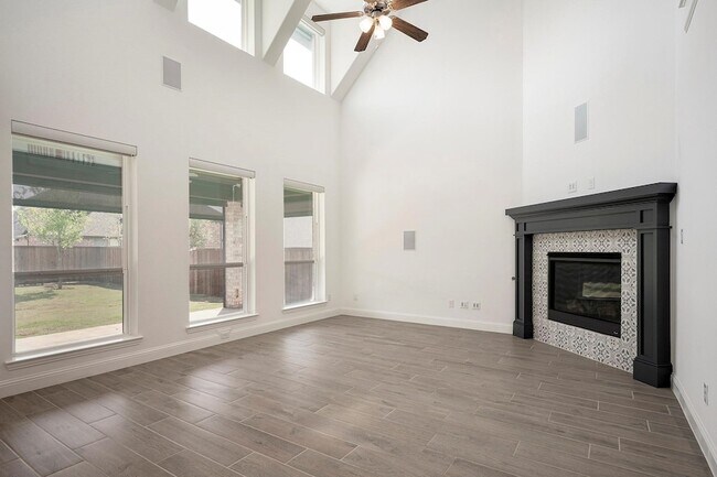 Photo - 2351 Waterford Wy