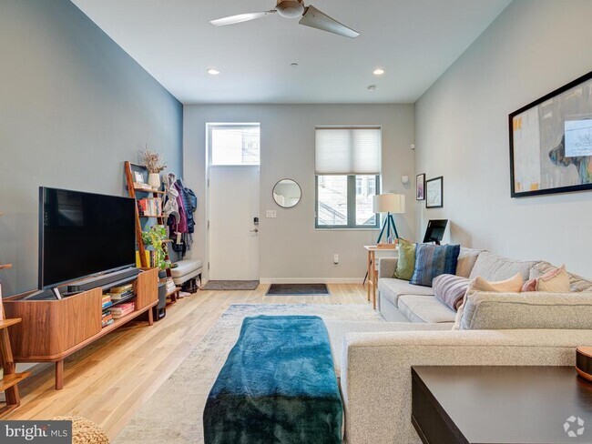 Building Photo - 1716 Folsom St Rental