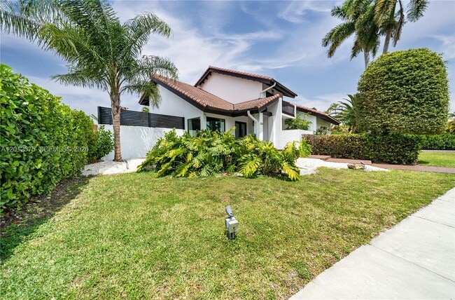 Building Photo - 330 SW 133rd Pl