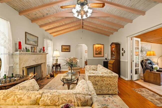 Photo - 430 NE 52nd Terrace