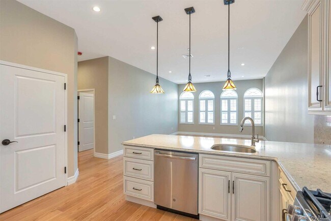Photo - 10 Wall St Unit 3A