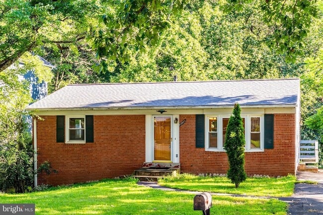 Building Photo - 13805 Fulmer Dr Rental
