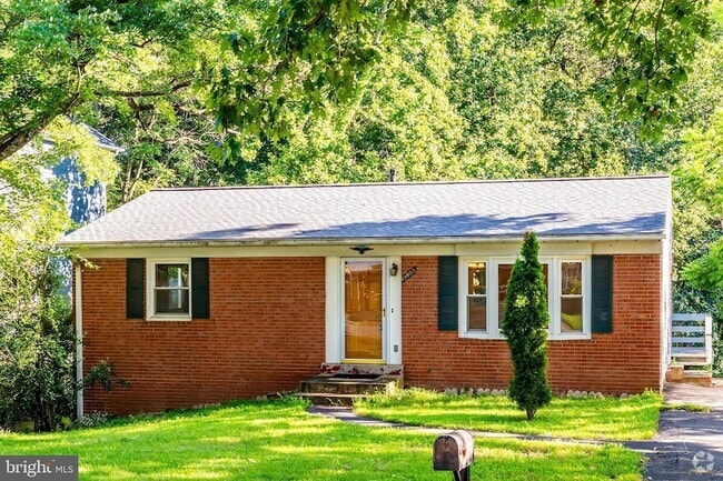 Building Photo - 13805 Fulmer Dr Rental