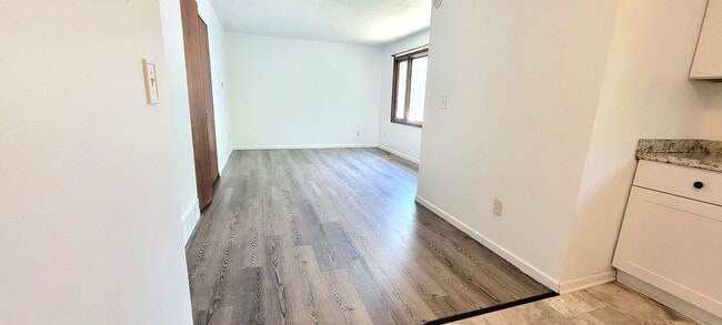 Photo - 2 BR Duplex in Convenient Neighborhood - PET FRIENDLY