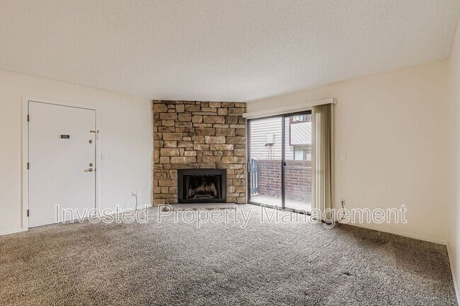 Photo - 11913 E Harvard Ave Unidad Apt 105