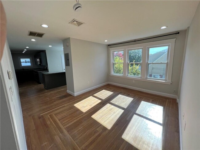 Photo - 63 Jastram St