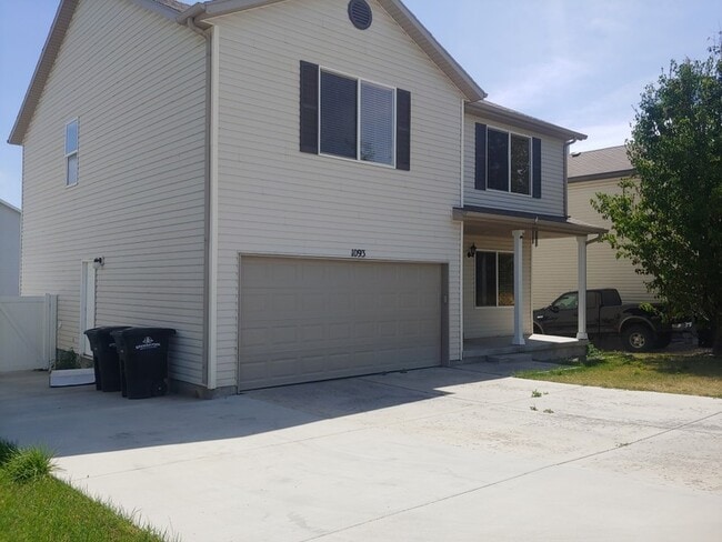 Building Photo - 1093 W 300 S