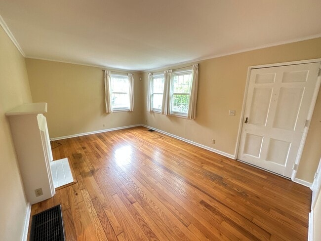 Photo - Worthington Colonial Hills with Attached Single Car Garage