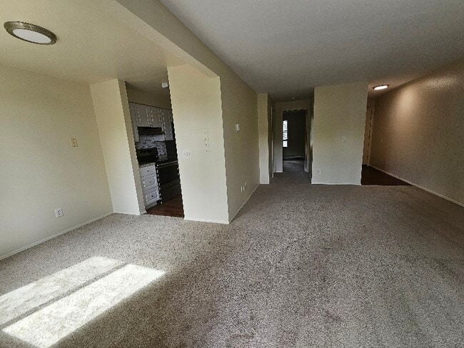 Photo - 13716 15th Ave NE Unidad 209