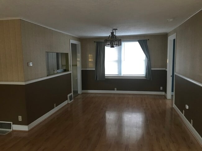 Photo - 116 Burlington Ave