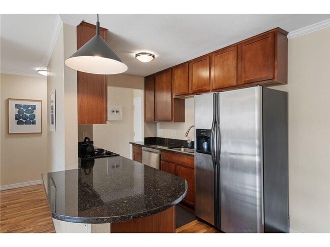 Photo - 3120 Hennepin Ave Unit 203