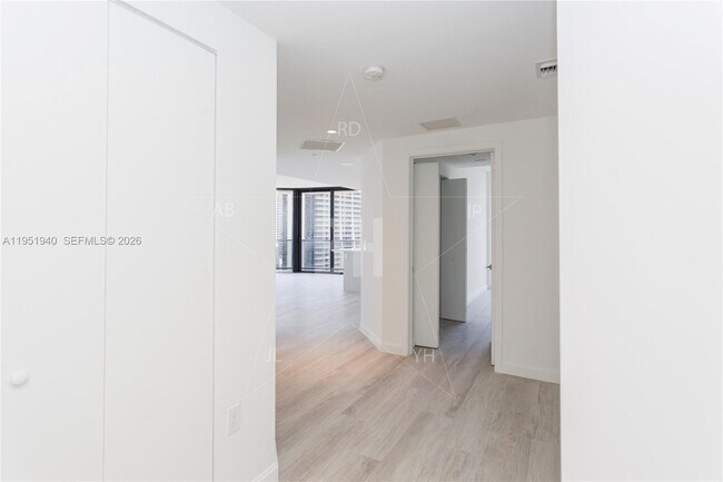 Photo - 45 SW 9th St Unidad 1603