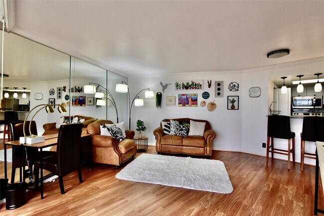 Building Photo - 3525 Sage Rd Unit 701