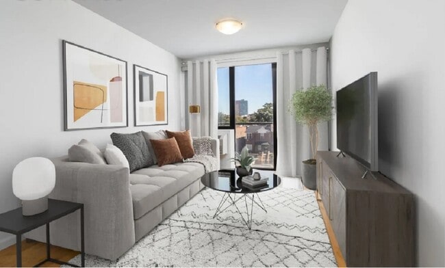 Building Photo - 6070 Woodhaven Blvd Unit 5