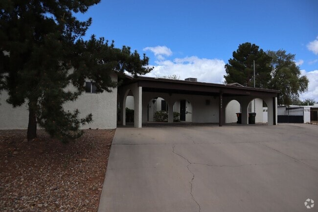 Building Photo - This home is almost to good to be true!!!