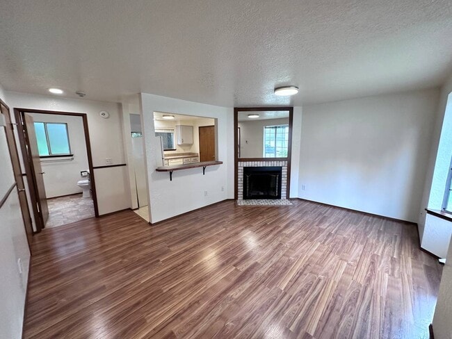 Photo - 821 Kaiser Rd NW