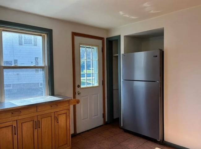 32 Dewitt Dr