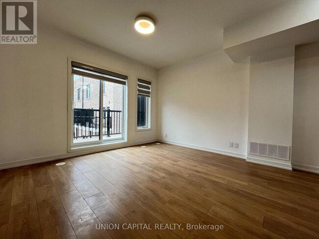 Photo - 25 Case Ootes Dr