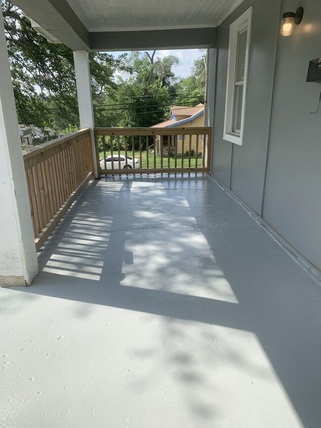 Building Photo - Single Family Home in KC