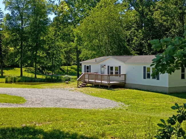 Photo - 10 Deer Lk