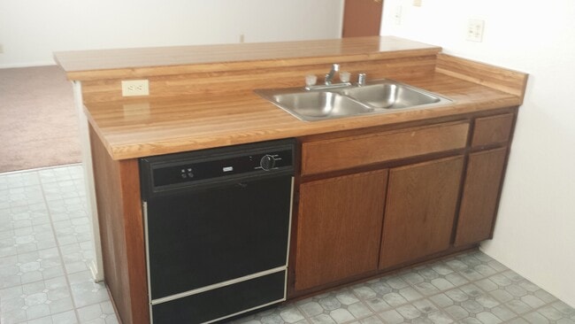 Photo - 14102 Lemoli Ave