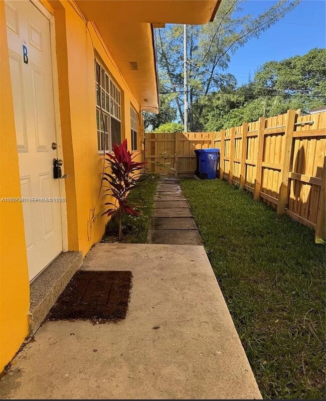 Photo - 522 NW 13th Ave Unit 1-2