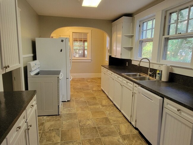 Photo - 3 Bedroom 1.5 bath House Florence!