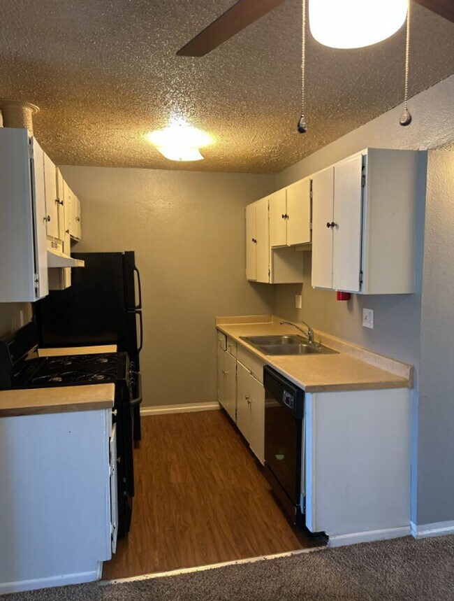 Photo - 2 Bedroom 1 Bathroom Apartment in Aurora Unit 332