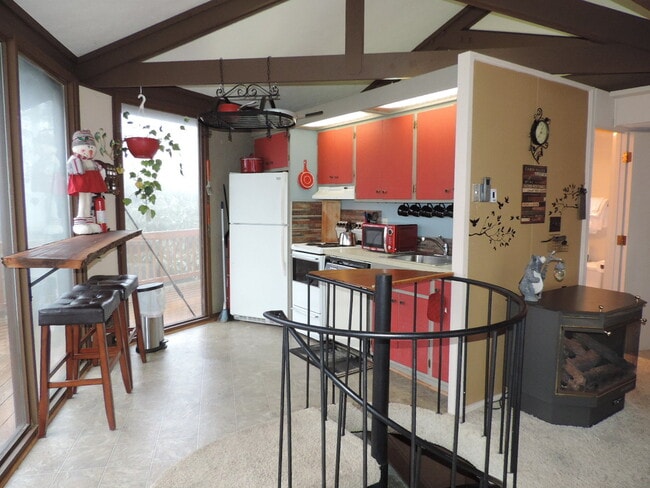 Photo - Furnished Rental in Blowing Rock Area; Absolutely Wonderful Deck for Entertaining!