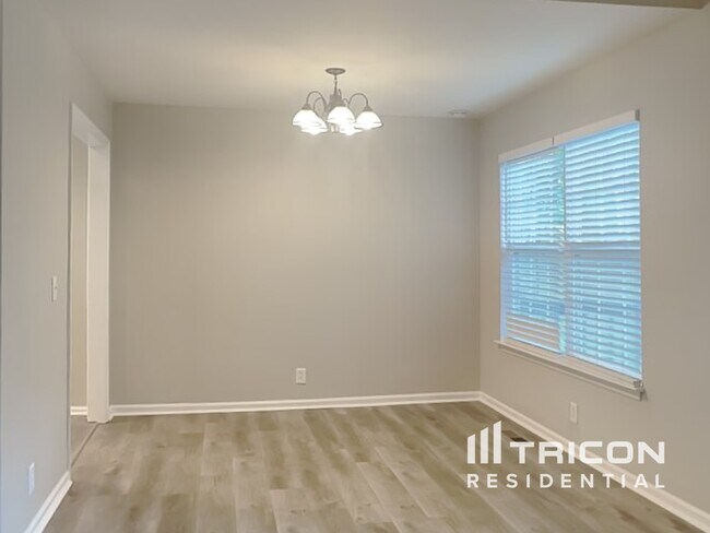 Photo - 832 Aimes Ct