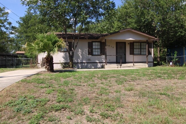 Building Photo - 2915 Christian Dr Rental