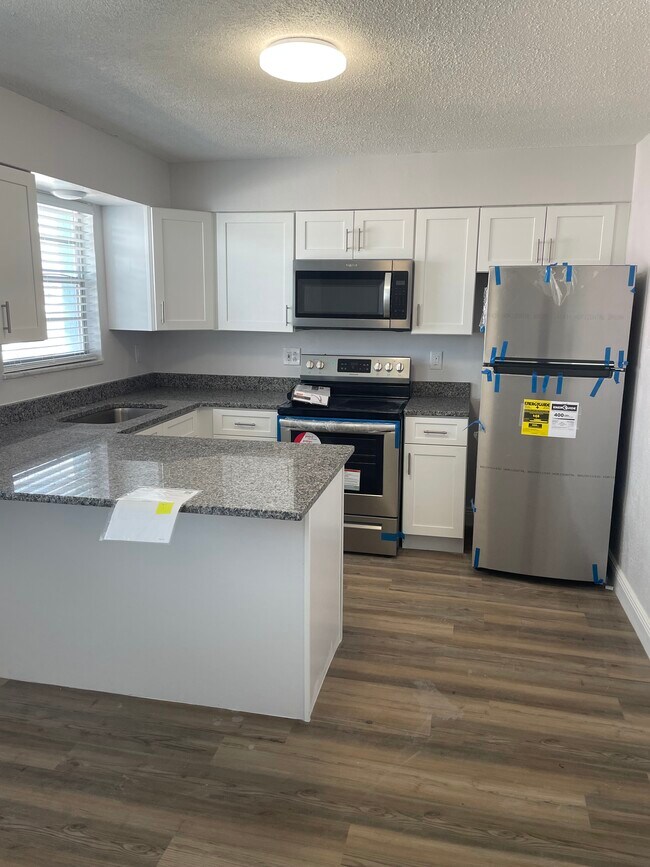 Photo - 121 Marcelle Ave