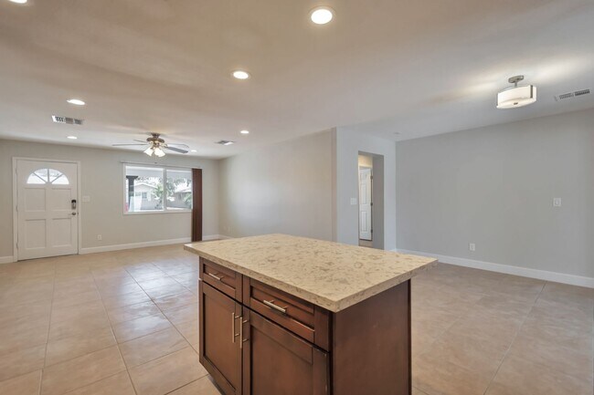 Photo - 6 BED HOUSE CLOSE TO ASU CAMPUS