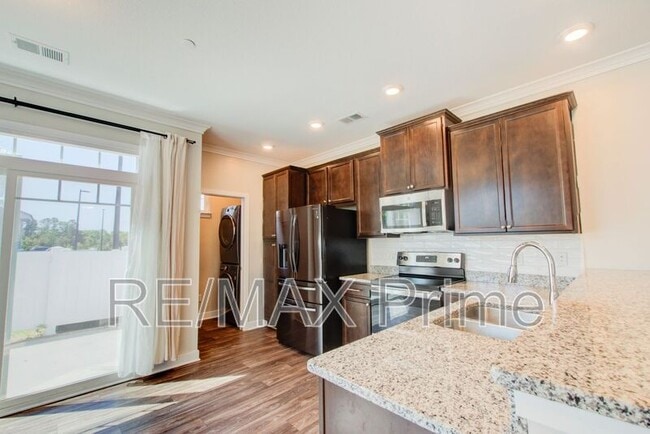 Photo - 609 Fishers Ct