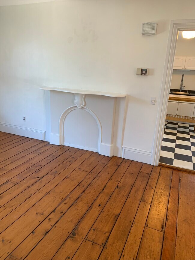 Photo - 27 Church St Unit Ideal location