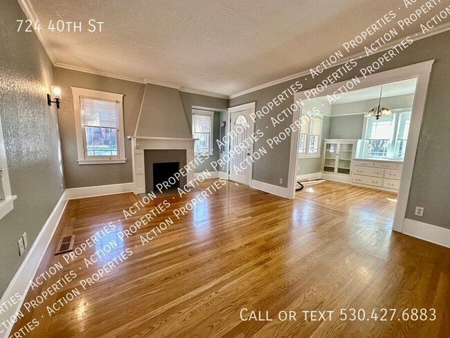 Photo - 724 40th St
