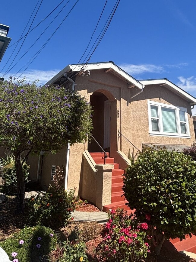 Photo - 5352 Walnut St