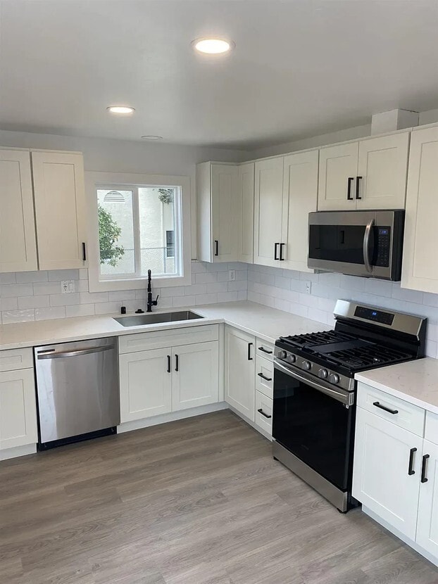 Building Photo - 6746 N Elman St